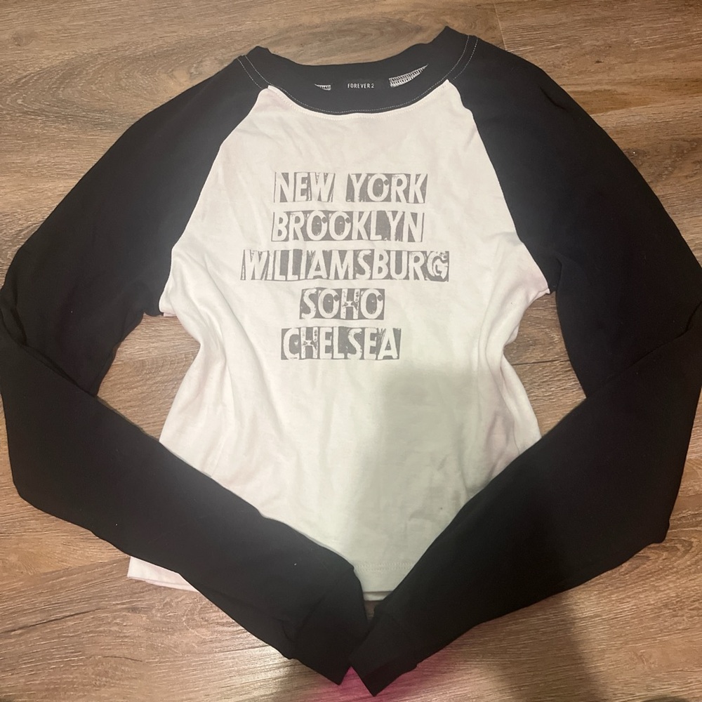 Forever 21 Black and White Raglan Crop Tee